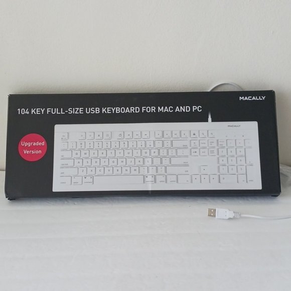 Macally 104 key full size USB Keyboard for Mac and PC in white - Picture 3 of 10
